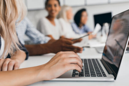 À qui s’adresse une formation pack office ?