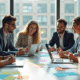 Groupe de professionnels en brainstorming dans un bureau lumineux